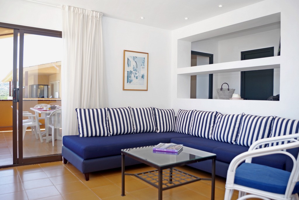 2 BEDROOMS