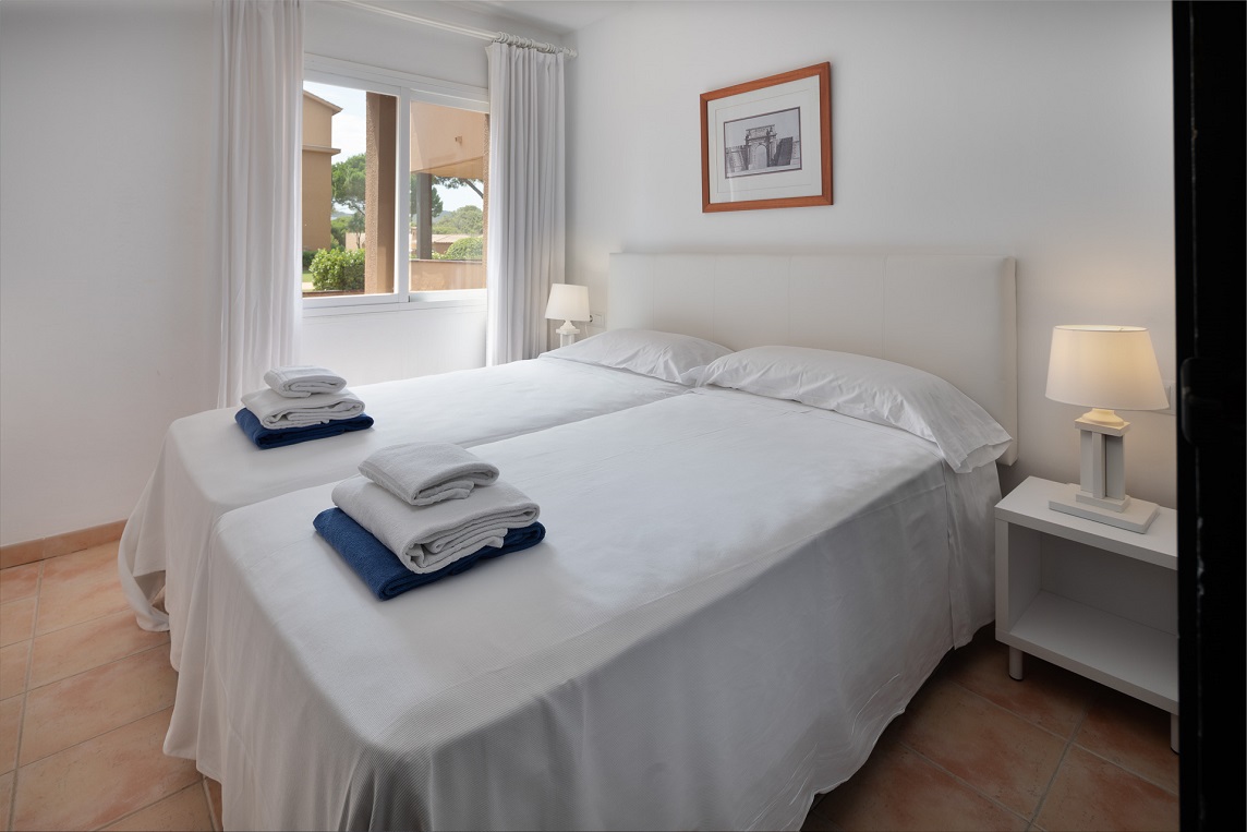 2 BEDROOMS